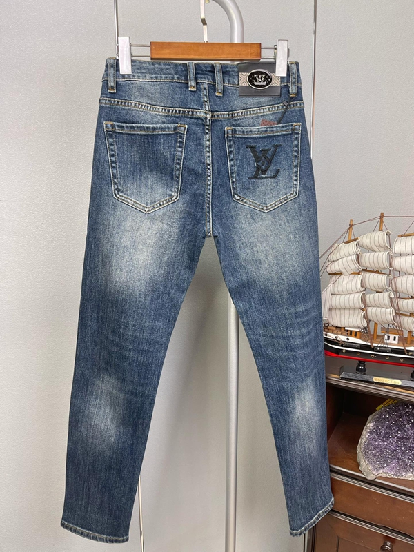 ブランドジーンズ側面デザイン